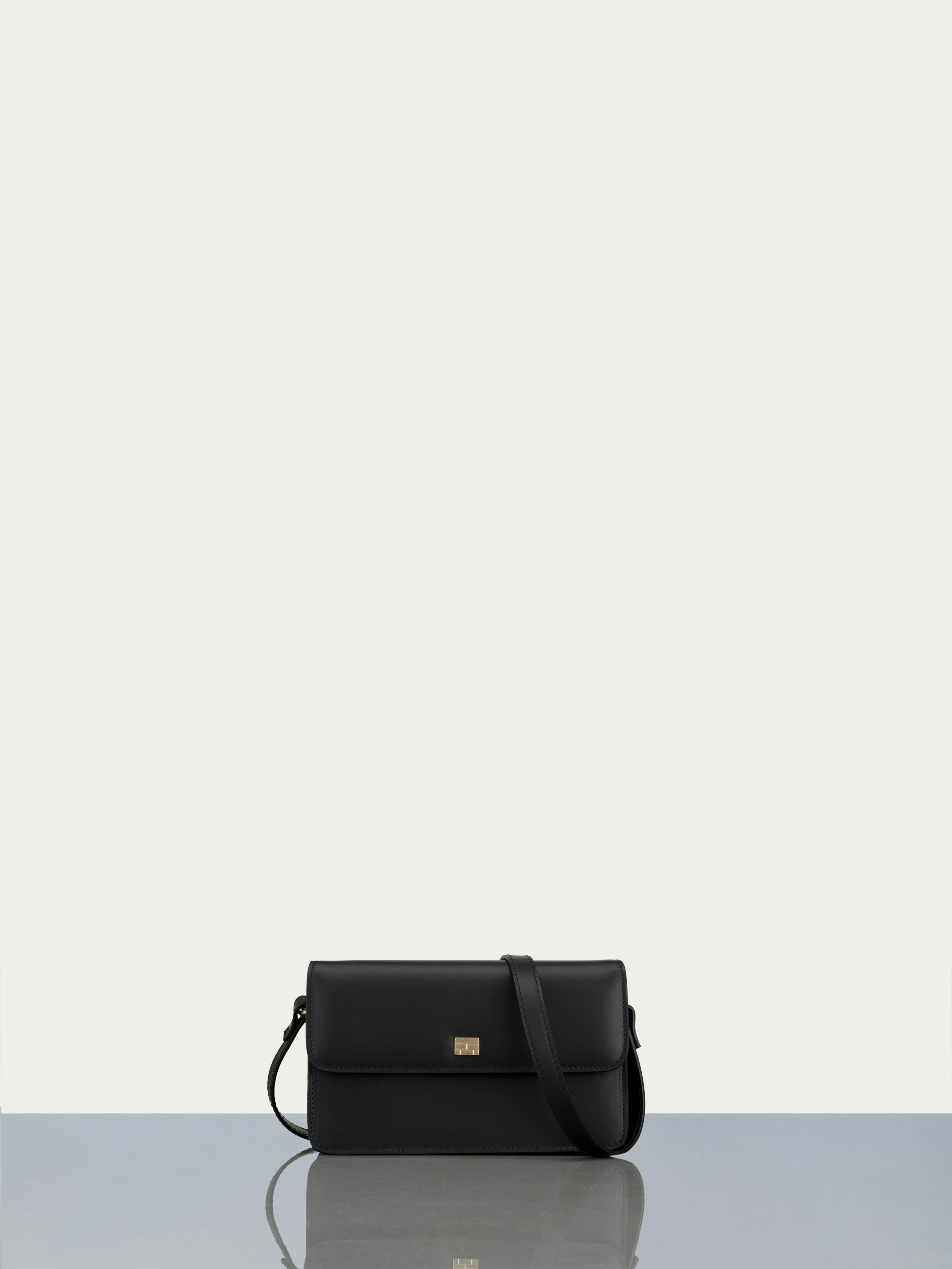 handbag front view